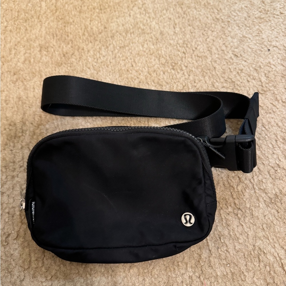 Lululemon belt bag